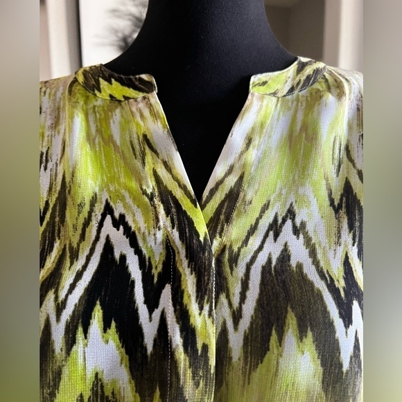 Chico’s short sleeved blouse - Chico’s size 0 / Small - - Picture 4 of 8